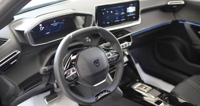 Peugeot 2008 1.2 hybrid GT 145cv e-dcs6 (7)