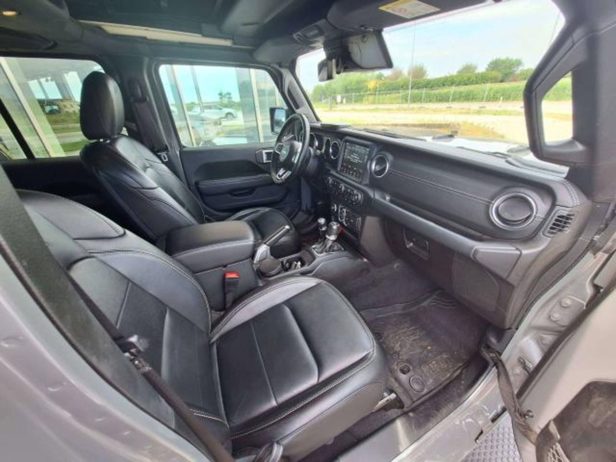 Jeep Wrangler Unlimited 2.2 Mjt II Sahara (15)