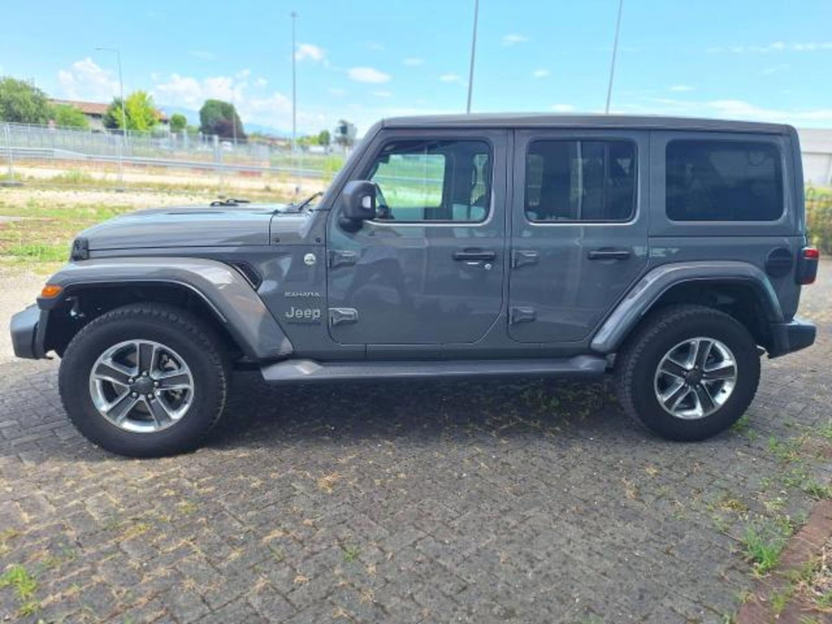 Jeep Wrangler Unlimited 2.2 Mjt II Sahara (4)