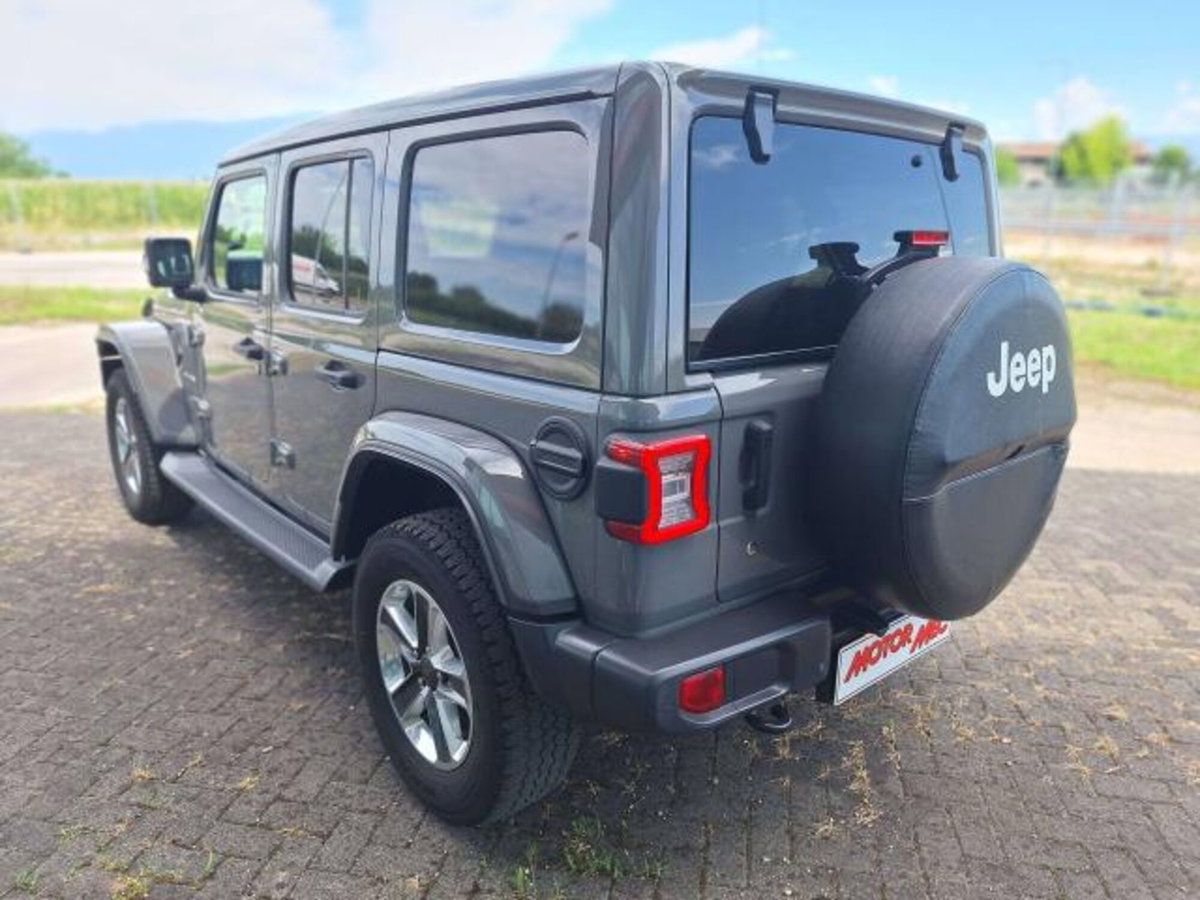 Jeep Wrangler Unlimited 2.2 Mjt II Sahara (5)