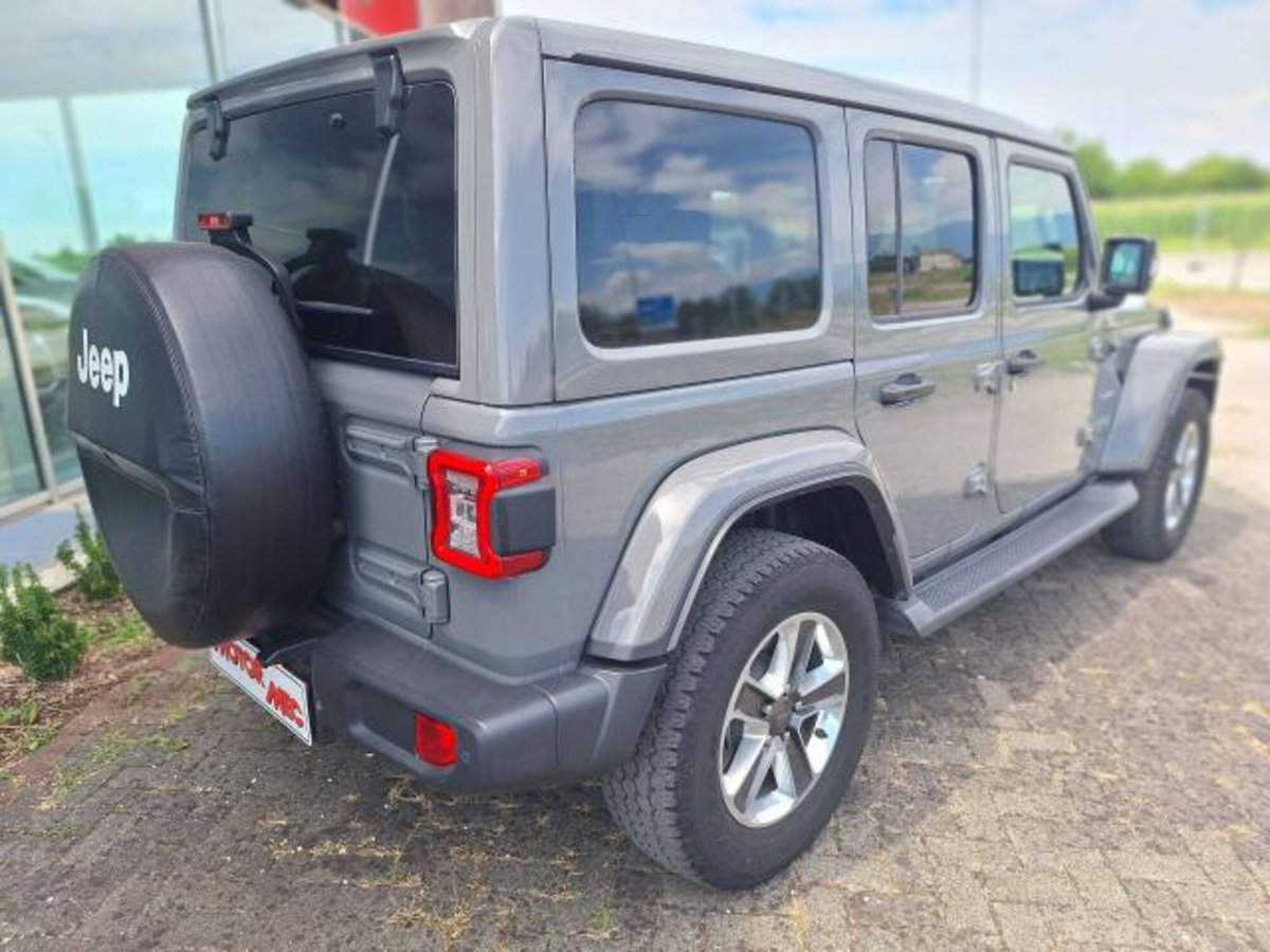 Jeep Wrangler Unlimited 2.2 Mjt II Sahara (6)