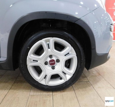 Fiat Panda 1.0 FireFly S&S Hybrid City Cross (5)