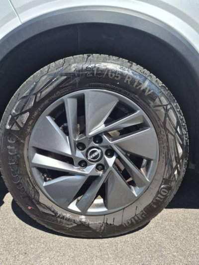 Nissan Qashqai 1.3 mhev Tekna 2wd 140cv (8)