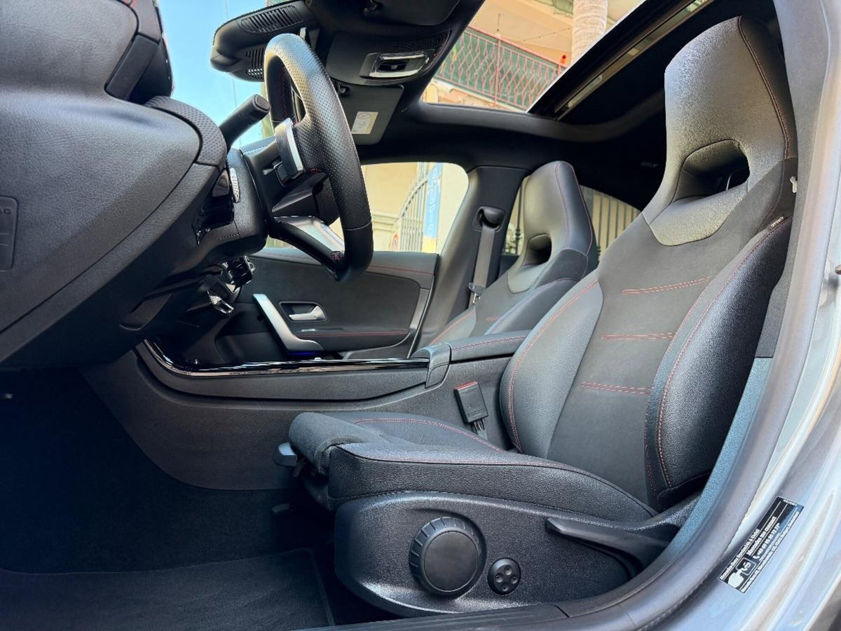 Mercedes-Benz CLA 200 d Automatic Premium (14)
