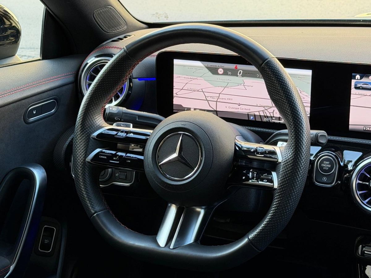 Mercedes-Benz CLA 200 d Automatic Premium (17)