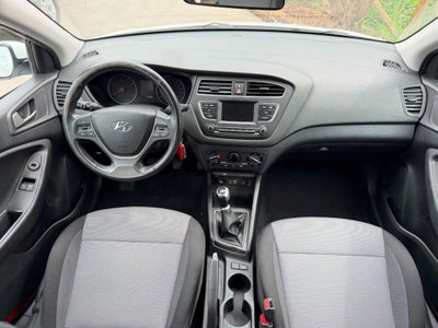 Hyundai i20 1.2 5 porte Connectline (11)
