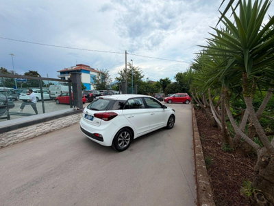 Hyundai i20 1.2 5 porte Connectline (4)