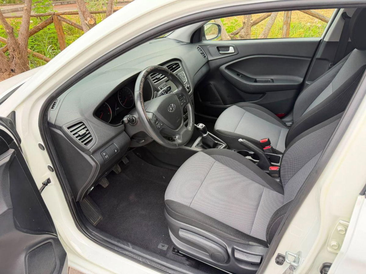 Hyundai i20 1.2 5 porte Connectline (6)