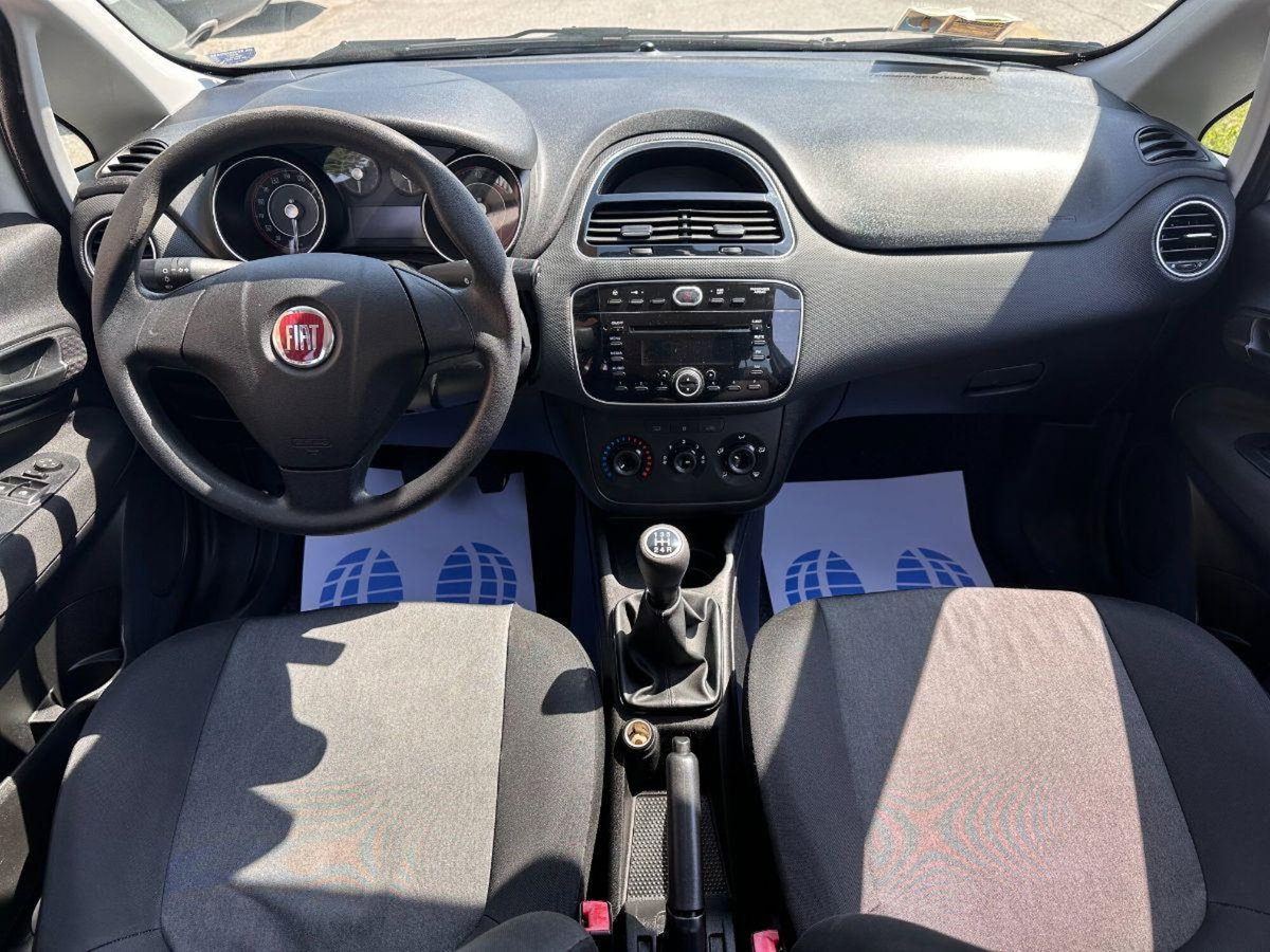 Fiat Punto 1.3 MJT II 75 CV 5 porte Street (11)