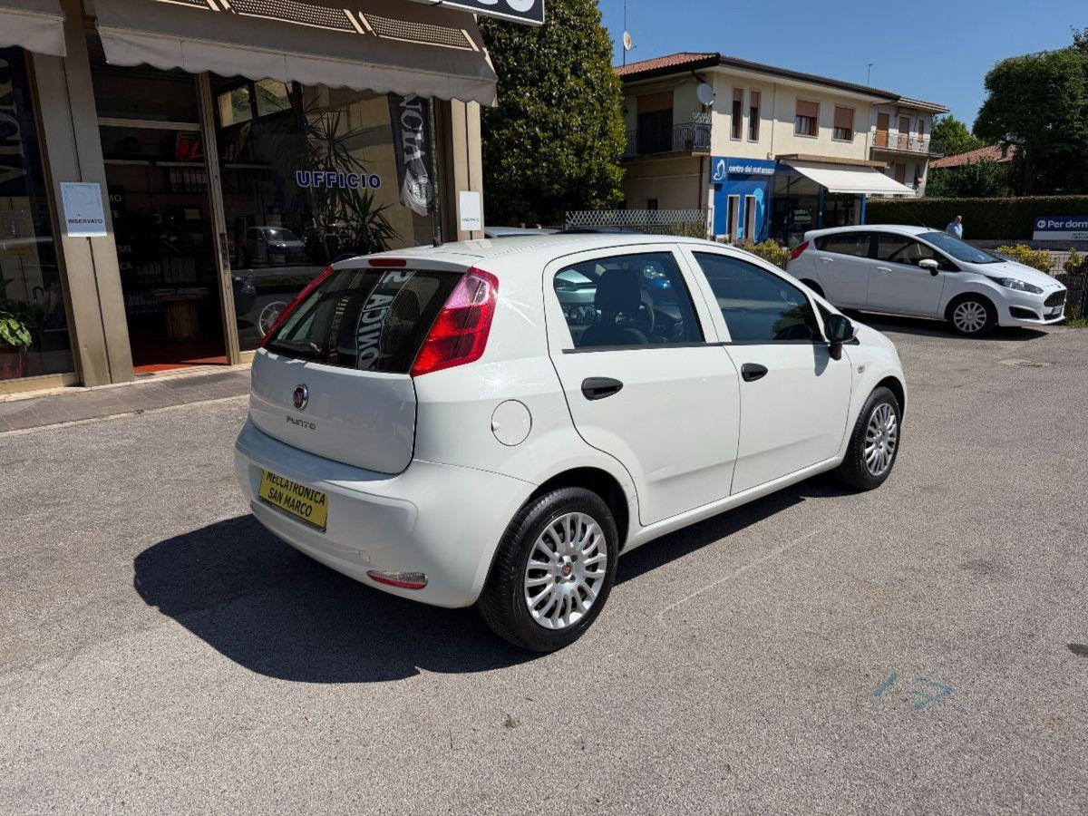 Fiat Punto 1.3 MJT II 75 CV 5 porte Street (4)