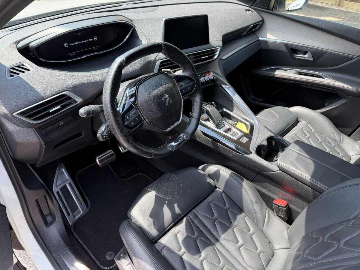 Peugeot 5008 BlueHDi 180 S&S EAT6 GT (11)