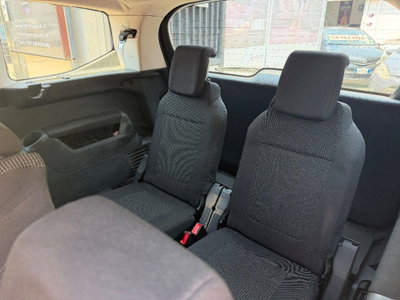 Peugeot 5008 1.6 HDi 112CV Allure (18)