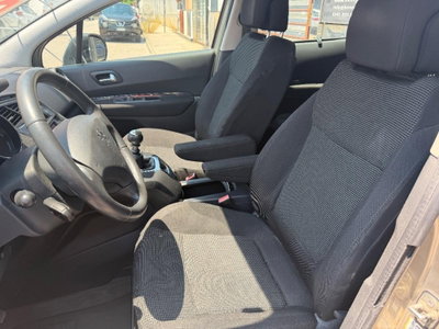 Peugeot 5008 1.6 HDi 112CV Allure (19)