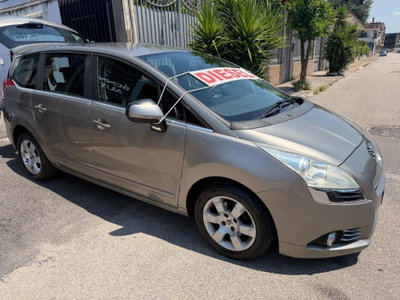 Peugeot 5008 1.6 HDi 112CV Allure (3)