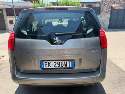 Peugeot 5008 1.6 HDi 112CV Allure (6)
