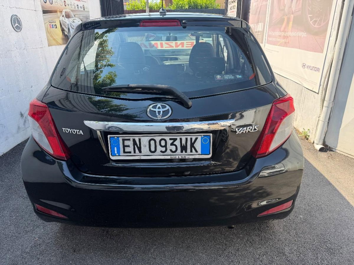 Toyota Yaris 16V cat 5 porte (6)