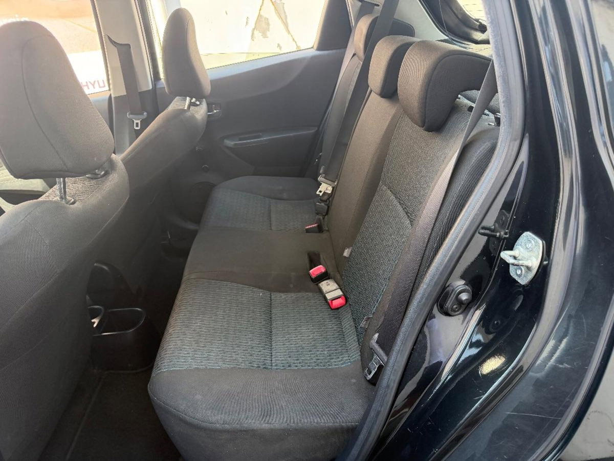 Toyota Yaris 16V cat 5 porte (9)