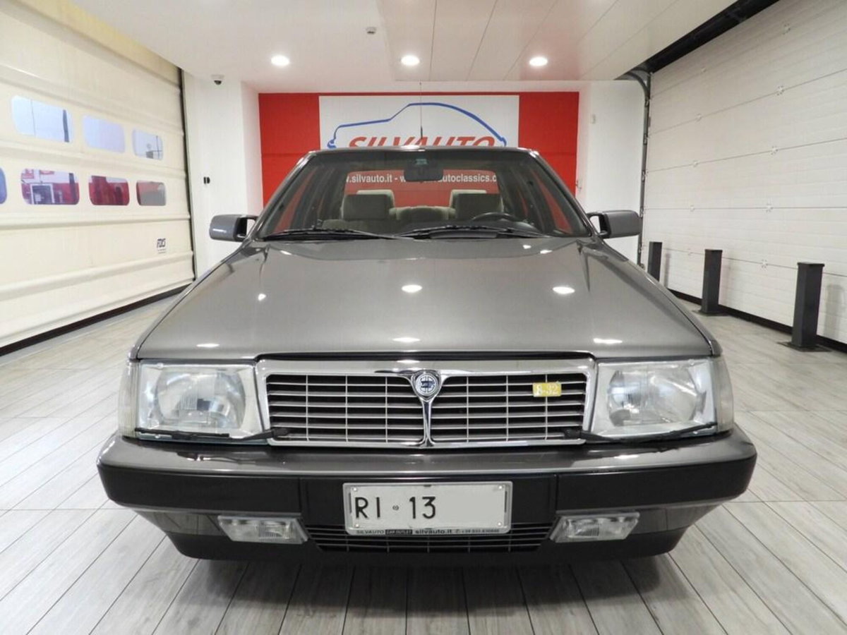 Lancia Thema 8.32 (2)