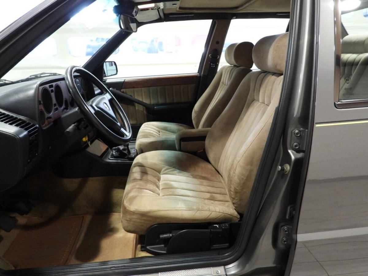 Lancia Thema 8.32 (5)