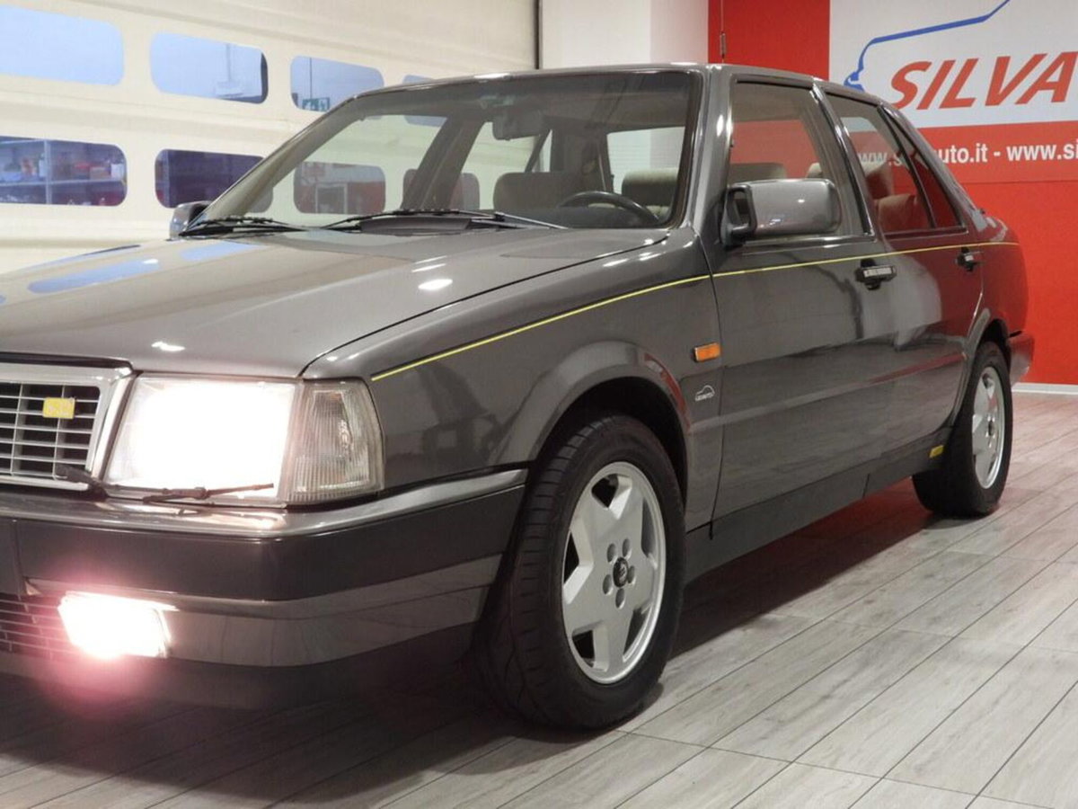 Lancia Thema 8.32 (9)