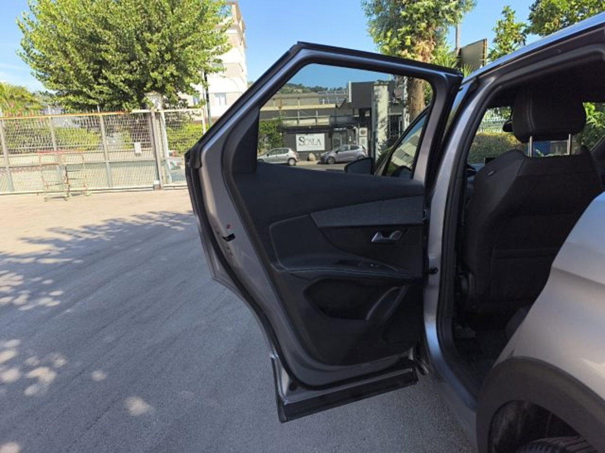 Peugeot 3008 BlueHDi 130 S&S EAT8 Allure Pack (17)