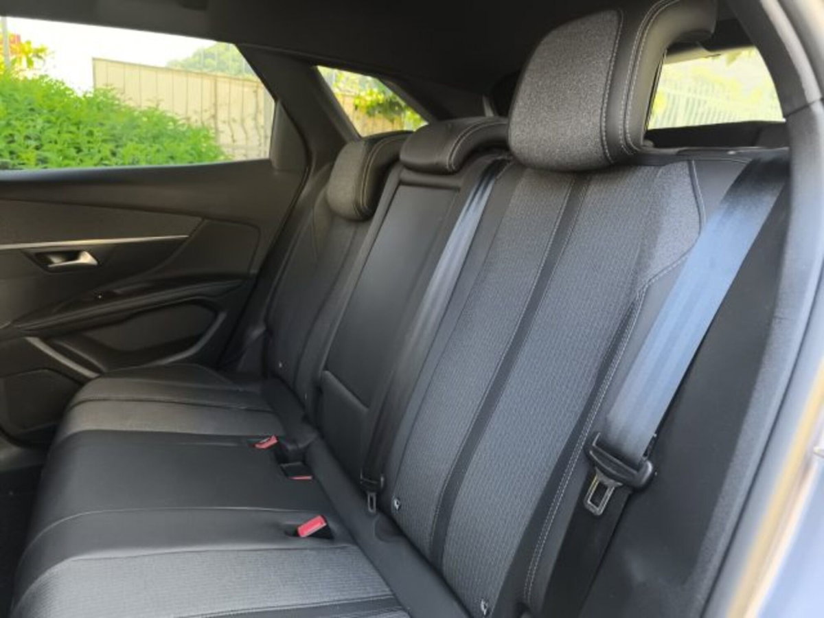 Peugeot 3008 BlueHDi 130 S&S EAT8 Allure Pack (18)