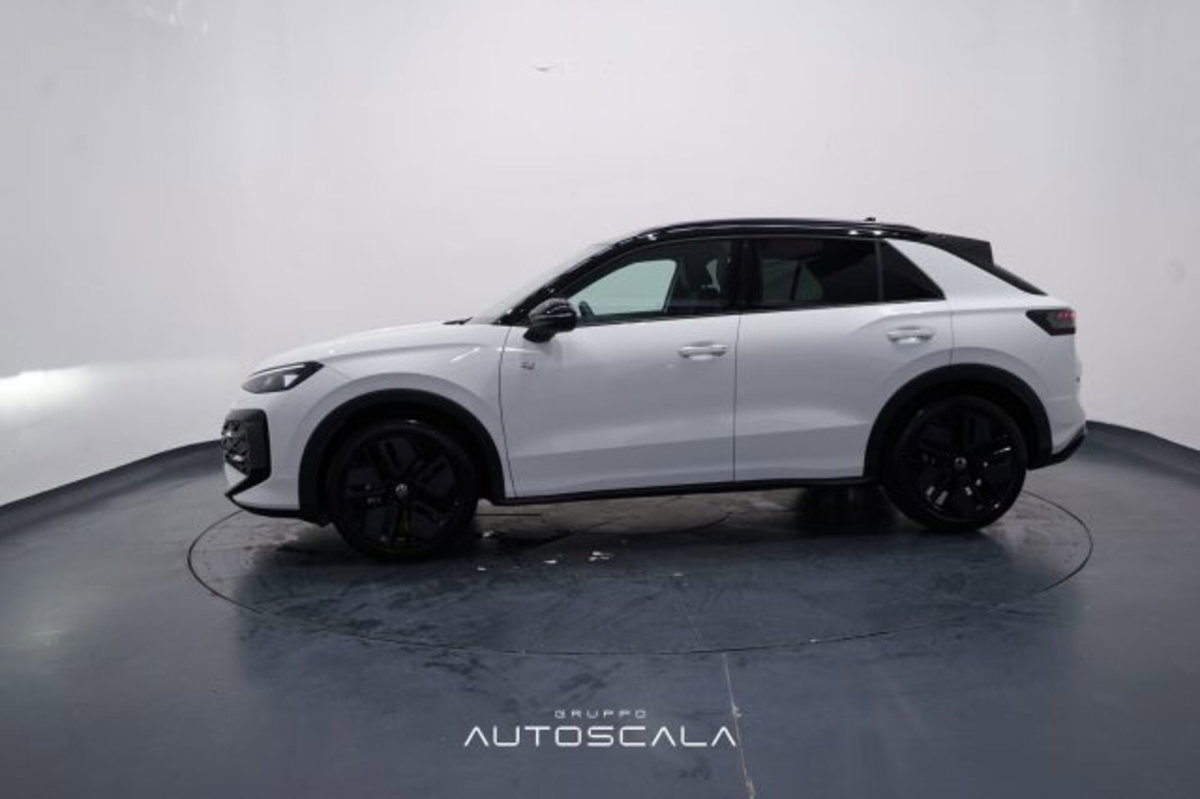 Volkswagen T-Roc 1.5 tsi R-Line dsg (3)