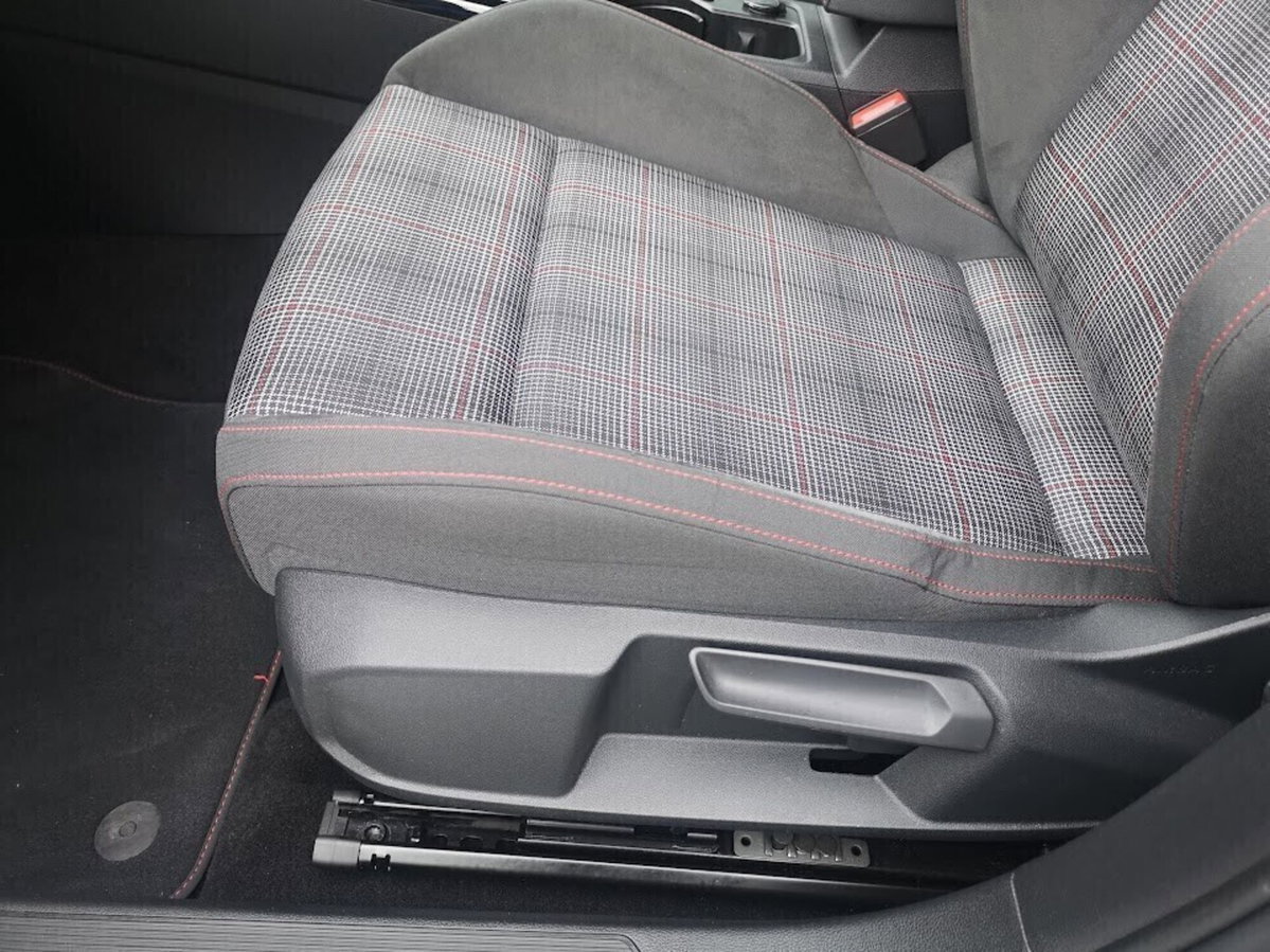 Volkswagen Golf 2.0 TSI GTI DSG (18)