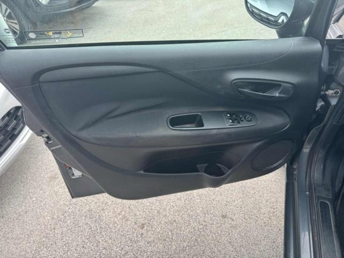 Fiat Grande Punto 1.4 GPL 5 porte Actual (7)