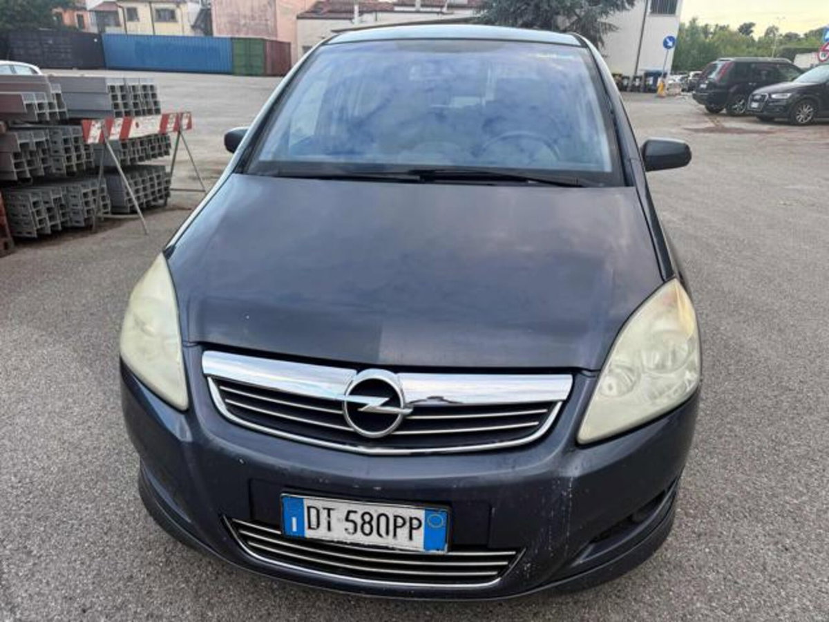 Opel Zafira 1.9 16V CDTI 150CV aut. Cosmo (10)