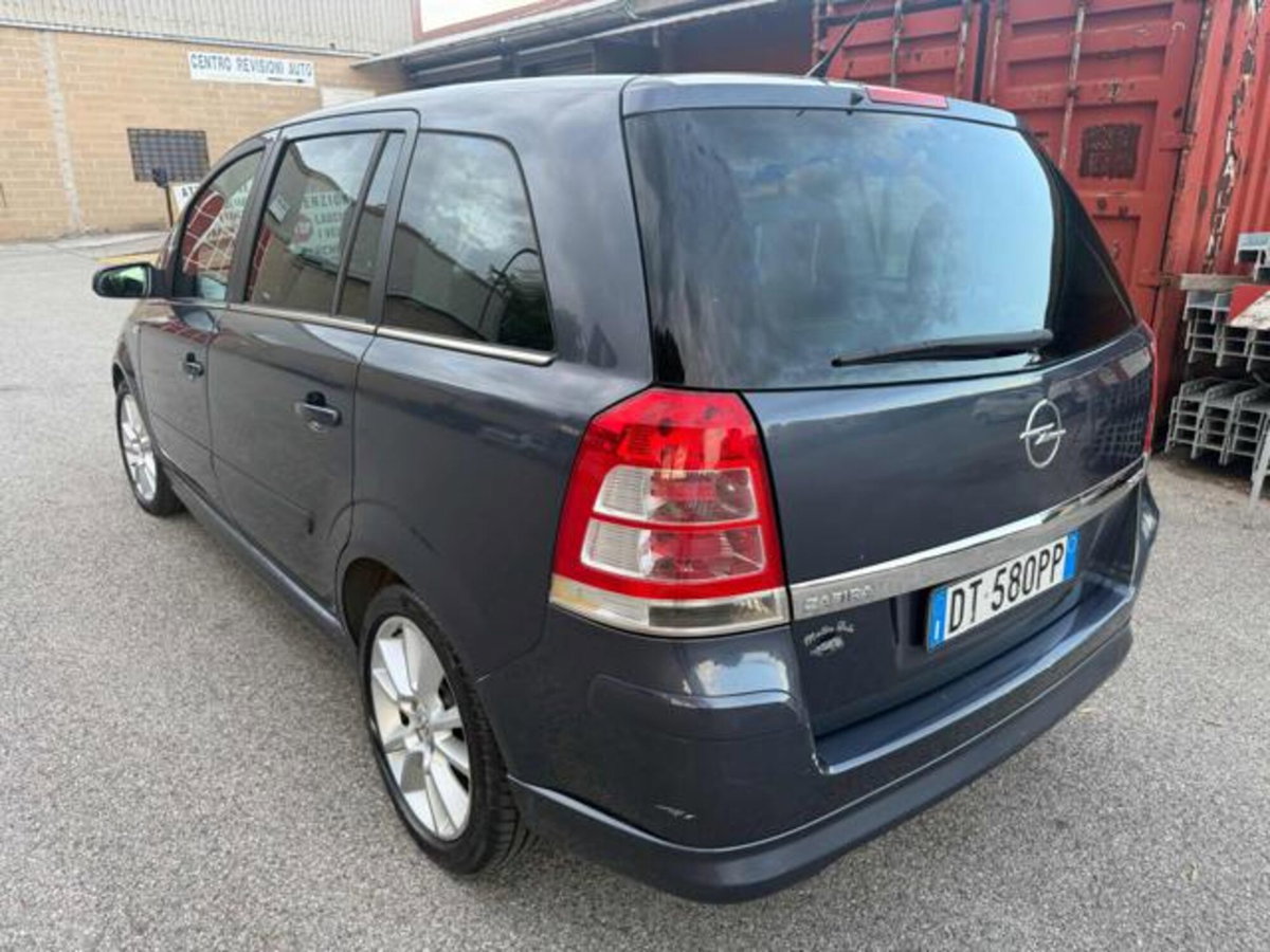 Opel Zafira 1.9 16V CDTI 150CV aut. Cosmo (17)