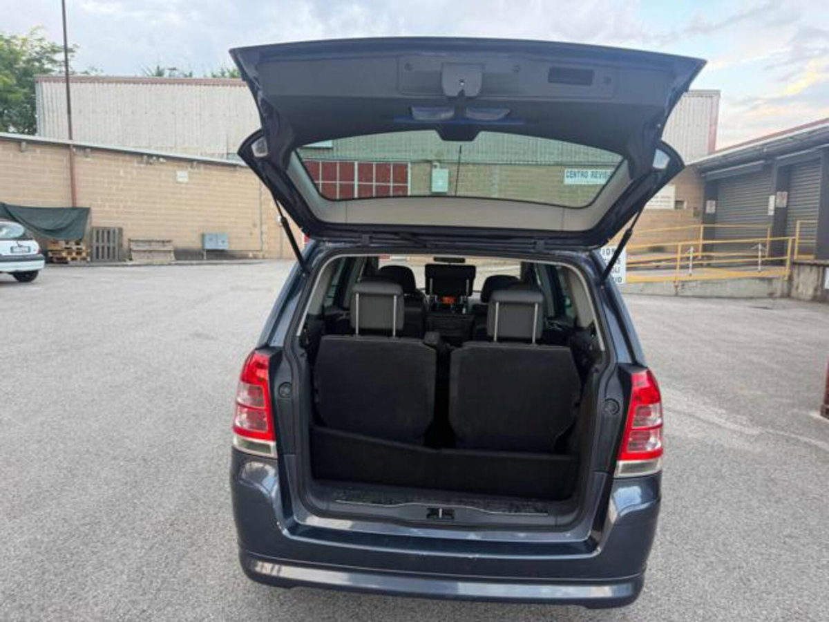 Opel Zafira 1.9 16V CDTI 150CV aut. Cosmo (19)