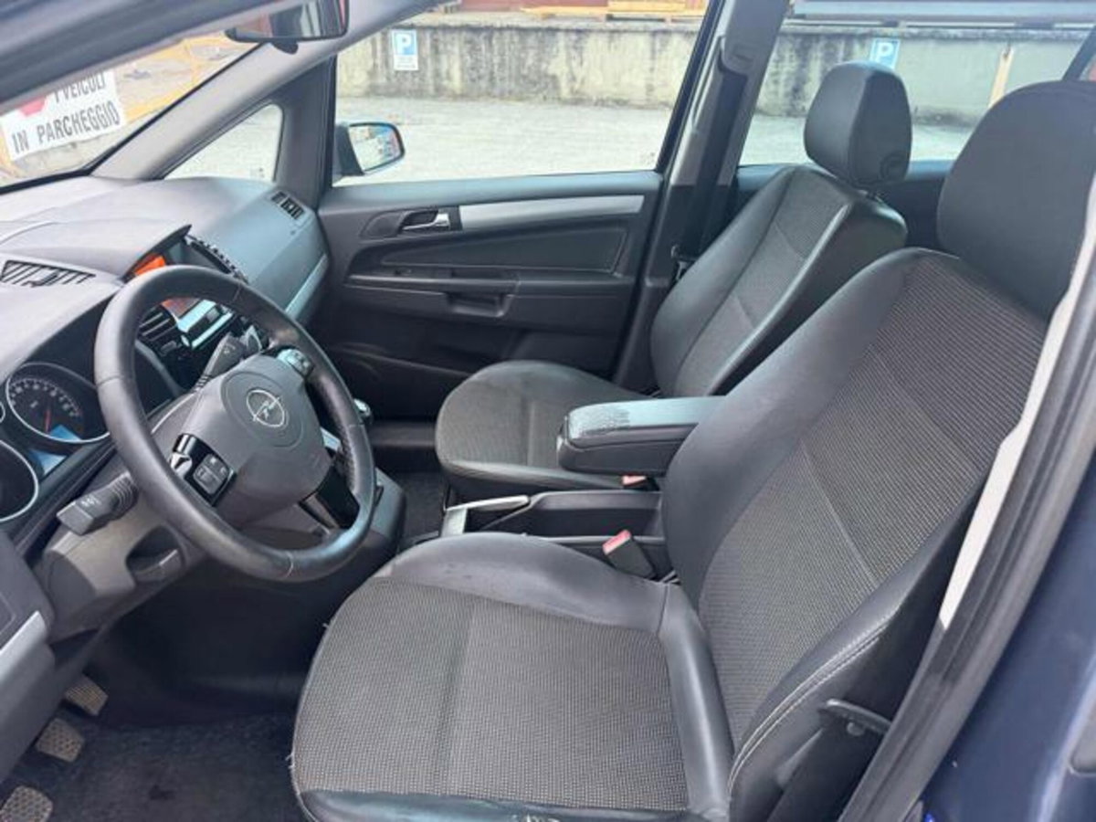 Opel Zafira 1.9 16V CDTI 150CV aut. Cosmo (5)