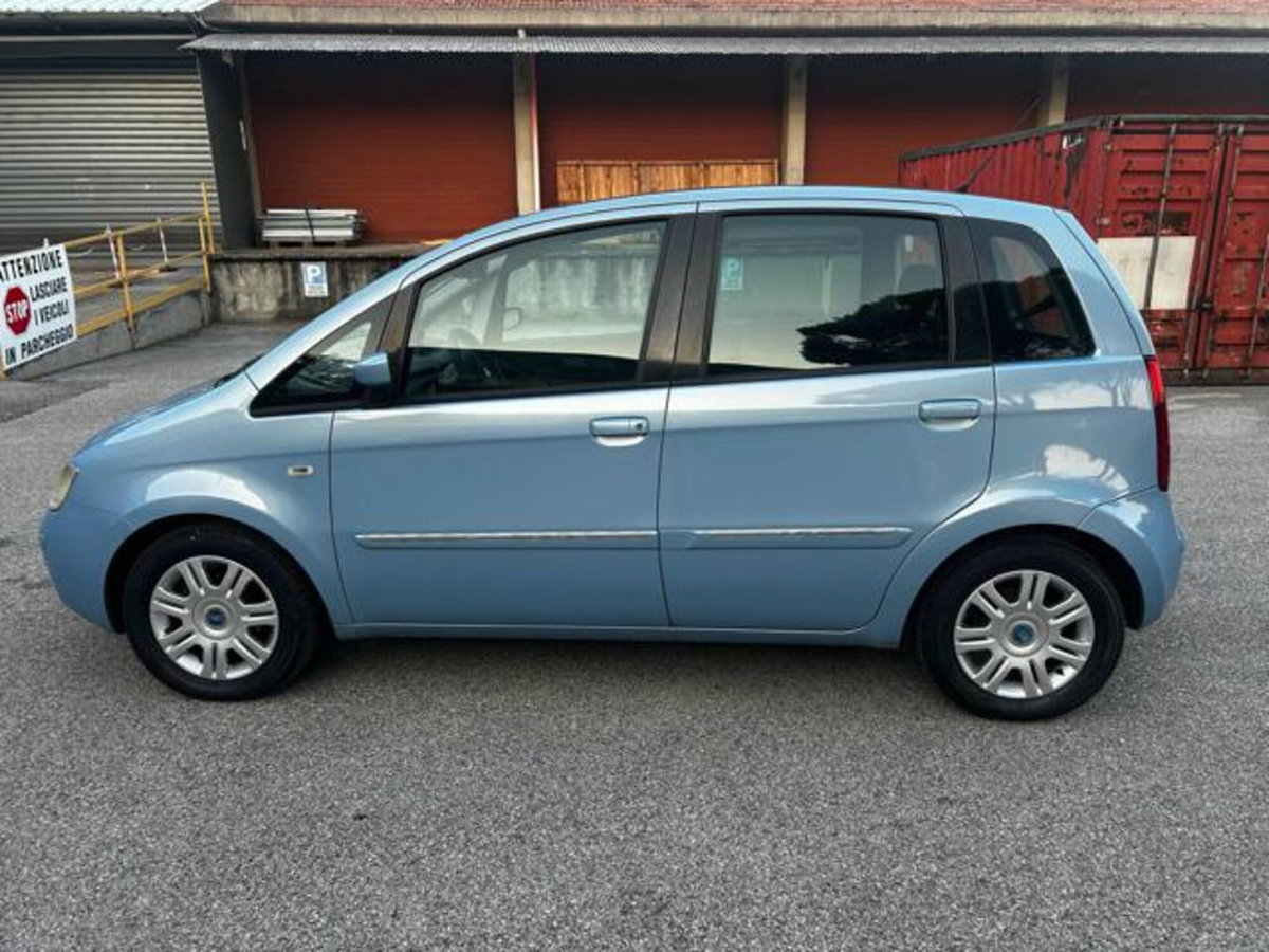 Fiat Idea 1.4 16V Emotion (13)