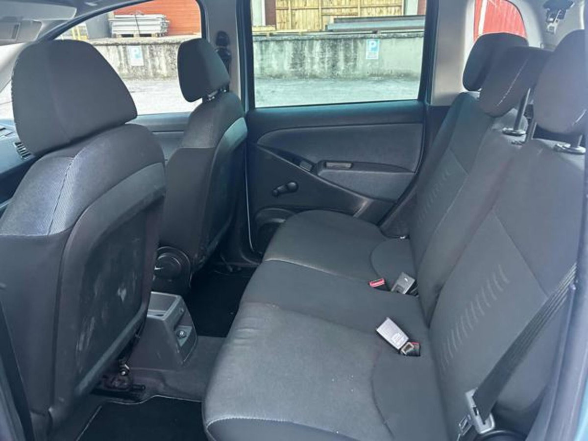 Fiat Idea 1.4 16V Emotion (14)