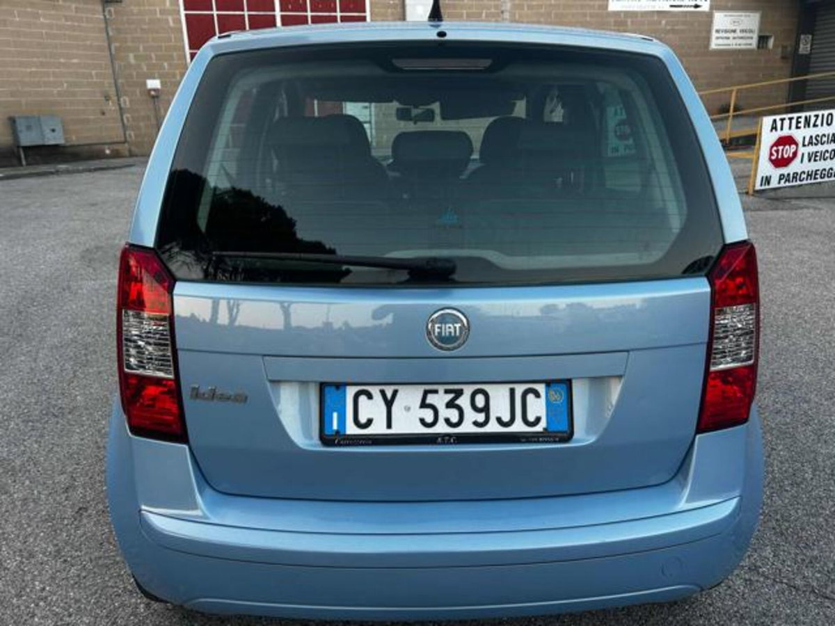 Fiat Idea 1.4 16V Emotion (18)