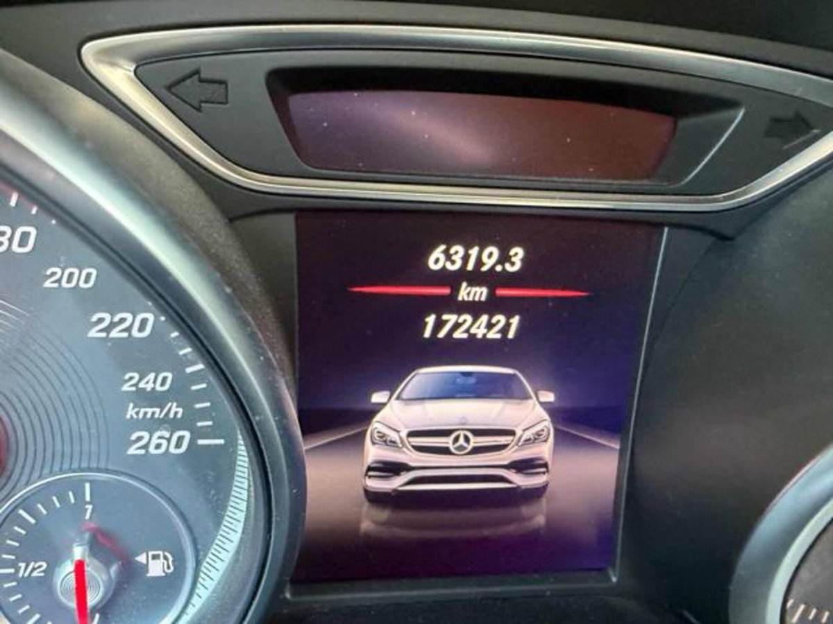 Mercedes-Benz CLA Shooting Brake 200 d 4Matic Automatic Premium (5)
