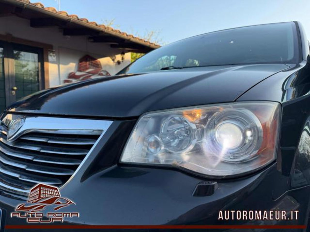 Lancia Voyager 2.8 Turbodiesel Platinum 163 CV (9)
