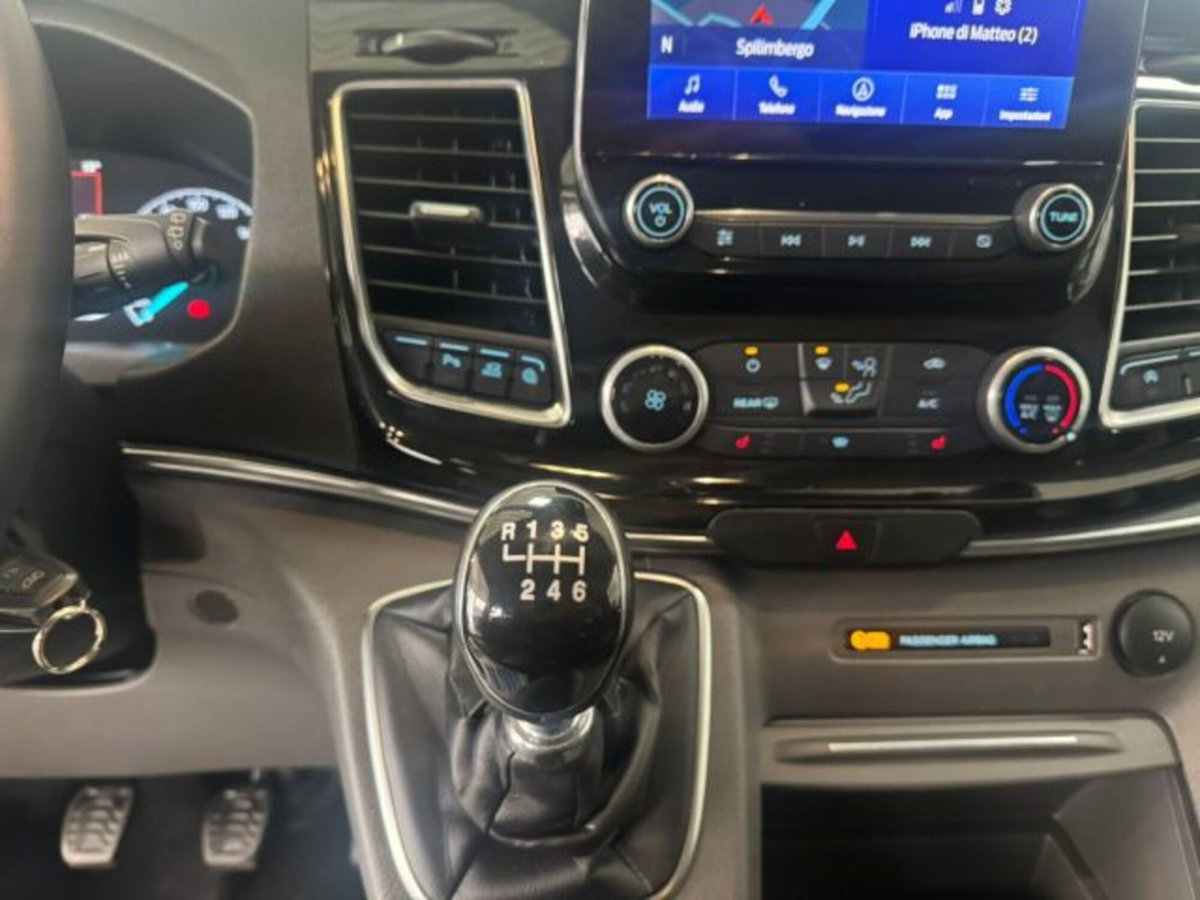 Ford Tourneo Custom 320 2.0 EcoBlue 150CV PC Titanium (17)
