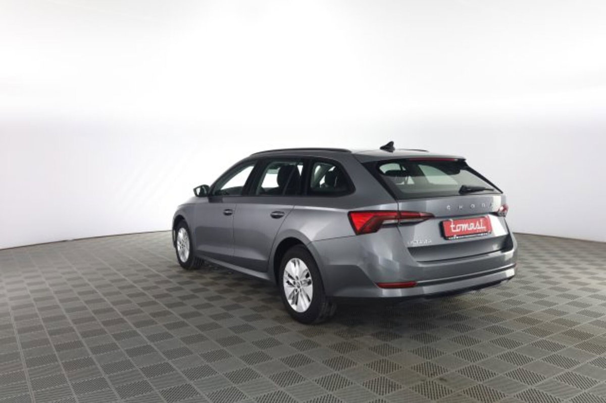 Skoda Octavia Station Wagon 2.0 TDI EVO SCR DSG Wagon Executive (6)
