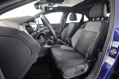 Volkswagen Taigo 1.0 tsi R-Line 115cv (2)