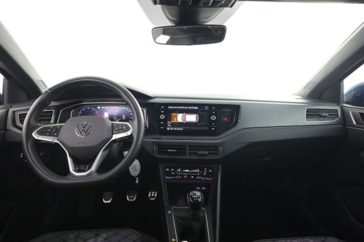 Volkswagen Taigo 1.0 tsi R-Line 115cv (4)