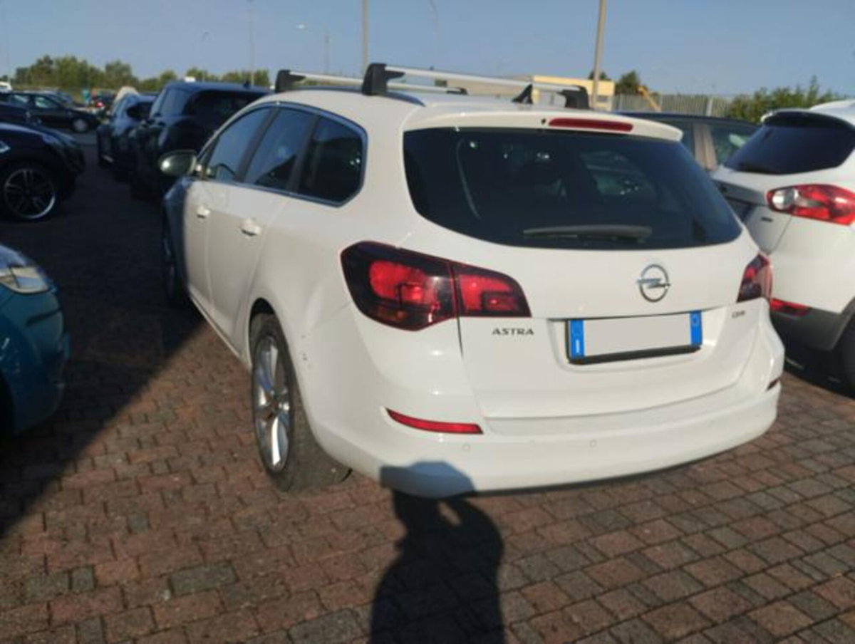 Opel Astra Station Wagon 1.7 CDTI 110CV Sports Cosmo (3)