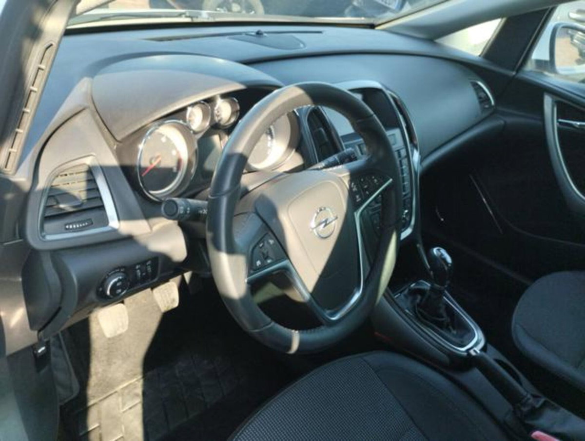 Opel Astra Station Wagon 1.7 CDTI 110CV Sports Cosmo (7)