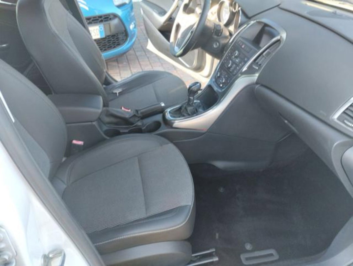 Opel Astra Station Wagon 1.7 CDTI 110CV Sports Cosmo (9)