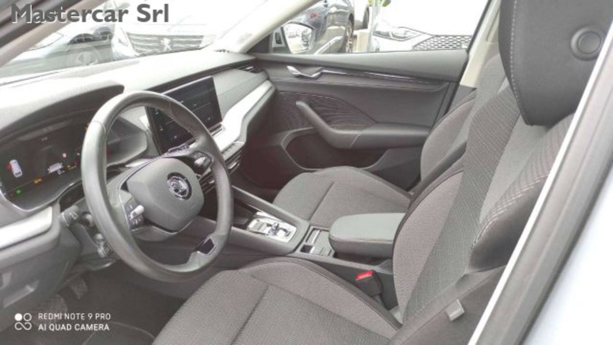 Skoda Octavia Station Wagon 2.0 TDI EVO SCR 150 CV DSG 4x4 Wagon Executive (10)