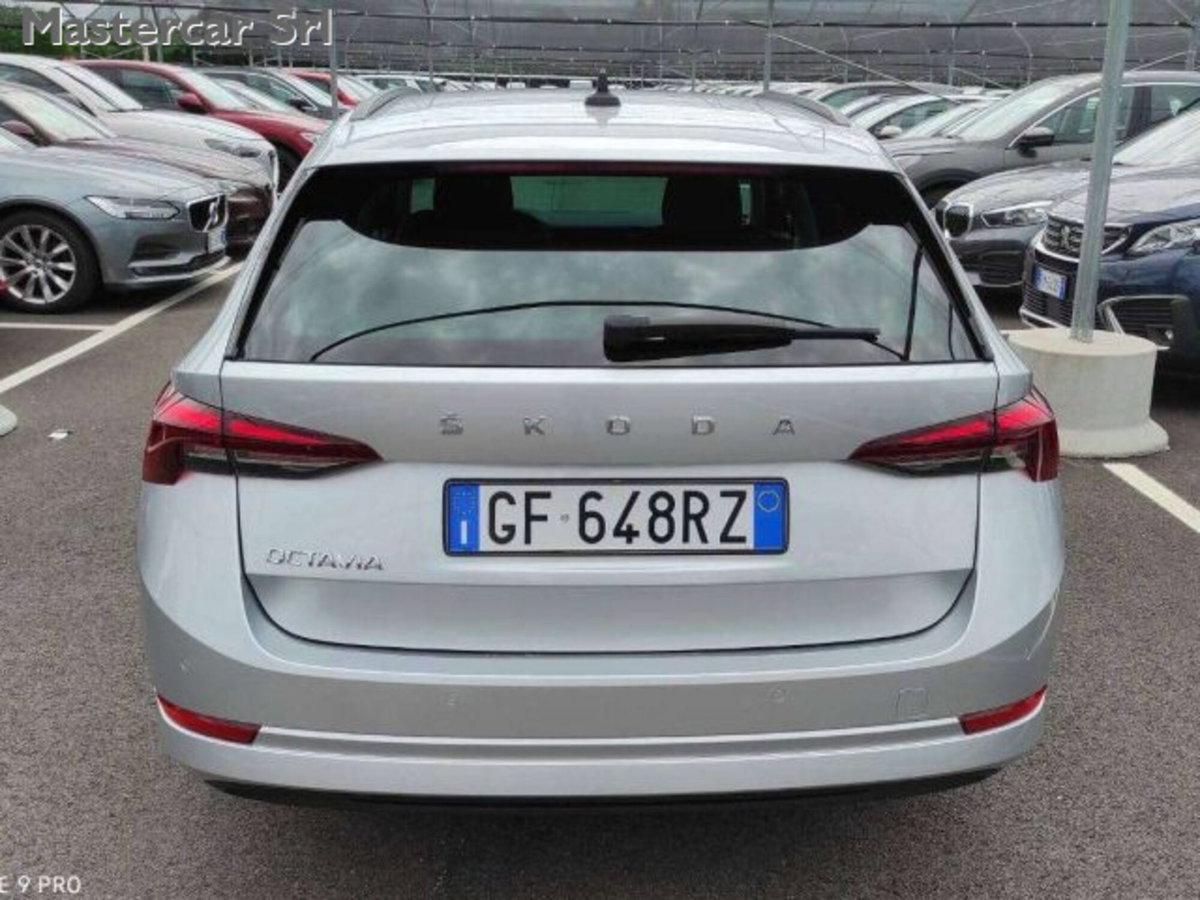 Skoda Octavia Station Wagon 2.0 TDI EVO SCR 150 CV DSG 4x4 Wagon Executive (5)