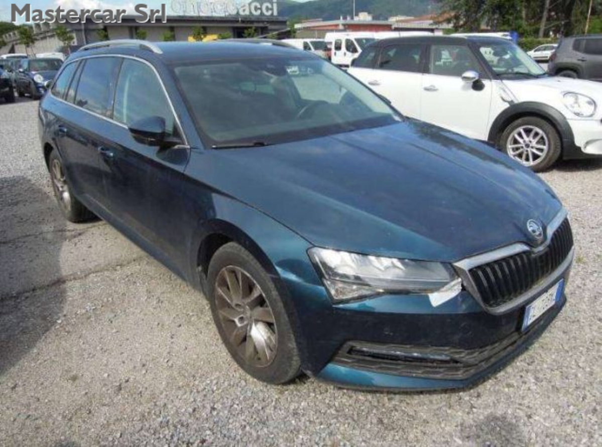 Skoda Superb Station Wagon 2.0 TDI EVO 200 CV SCR DSG Wagon 4x4 Executive (7)