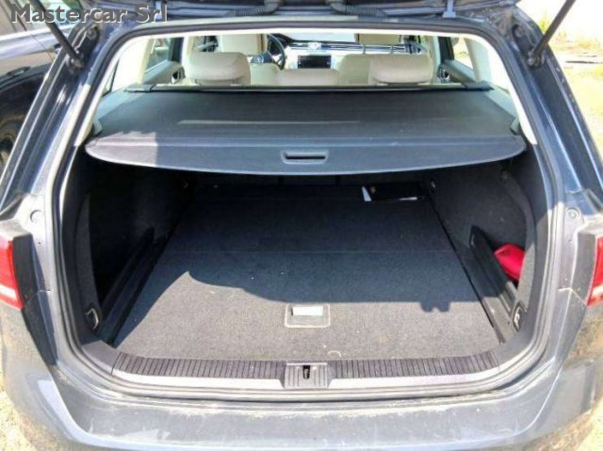 Volkswagen Passat Variant 1.6 TDI Business BlueMotion Technology (11)
