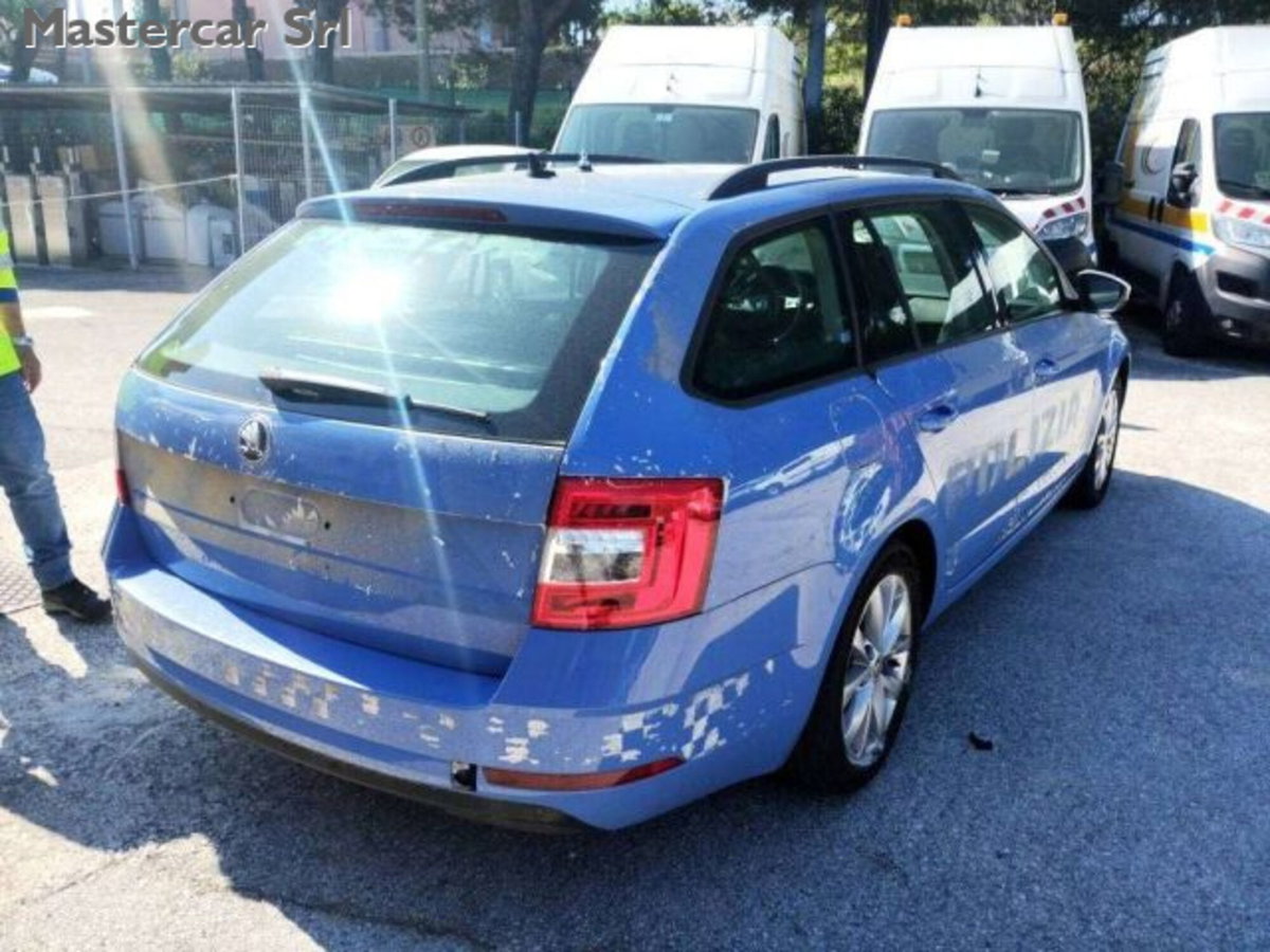 Skoda Octavia Station Wagon 2.0 TDI SCR 150 CV Wagon Executive (3)
